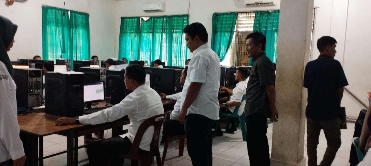 Anngota Bawaslu Kota Tebing Tinggi Lambok Simbolon