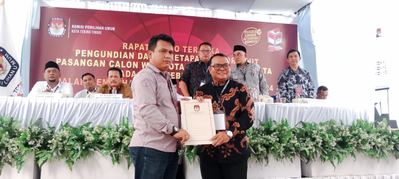 Anggota Bawaslu Kota Tebing Tinggi Lambok Simbolon