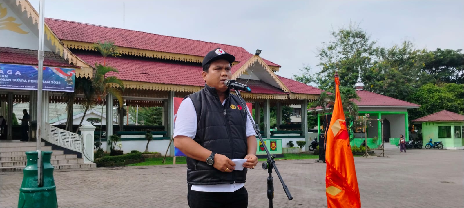 Anggota Bawaslu Kota Tebing Tinggi Lambok Simbolon