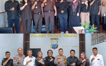 Anngota Bawaslu Kota Tebing Tinggi Lambok Simbolon dan Elfian Choky Nasution
