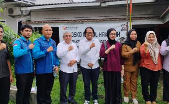Foto bersama Ketua Komisi Informasi